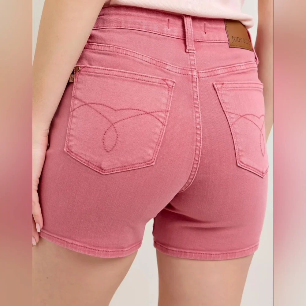 NWT Judy Blue High Waisted Garment Dyed Shorts, Magenta - Size M